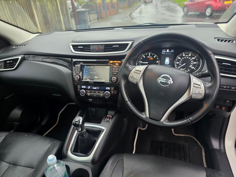 2015 Nissan Qashqai 1.5 dCi Tekna 5dr HATCHBACK Diesel Manual