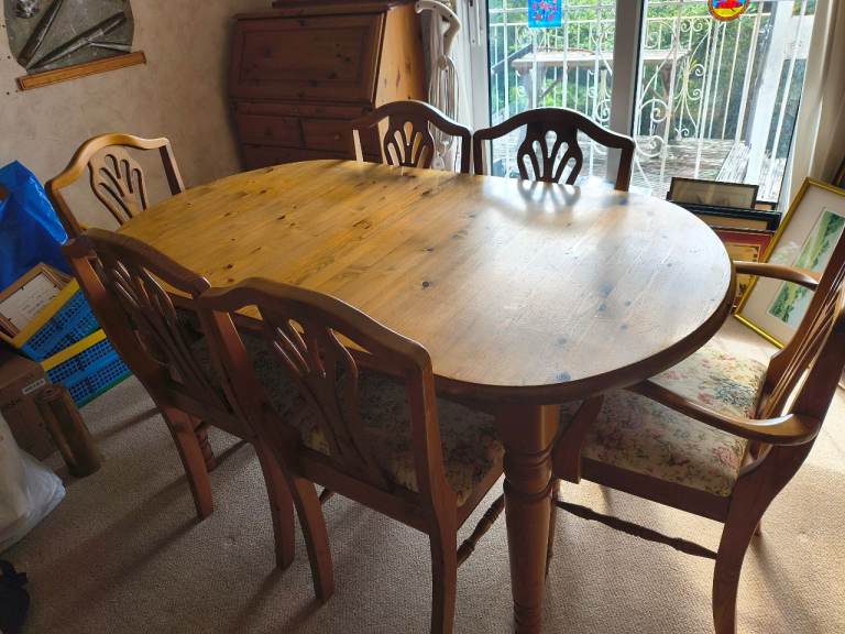 Wooden Oval Dining Table and 6 Chairs