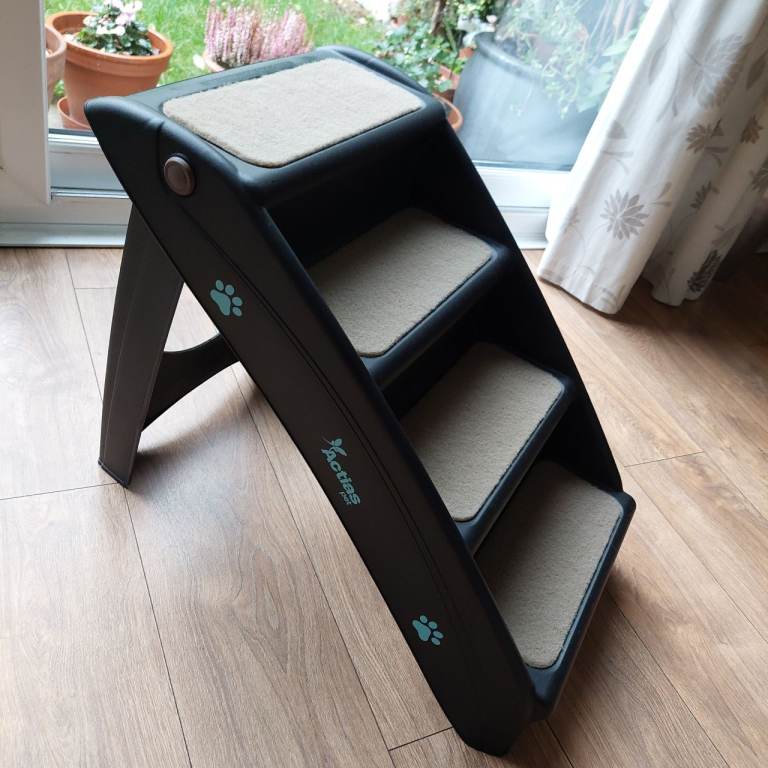 Pet steps 