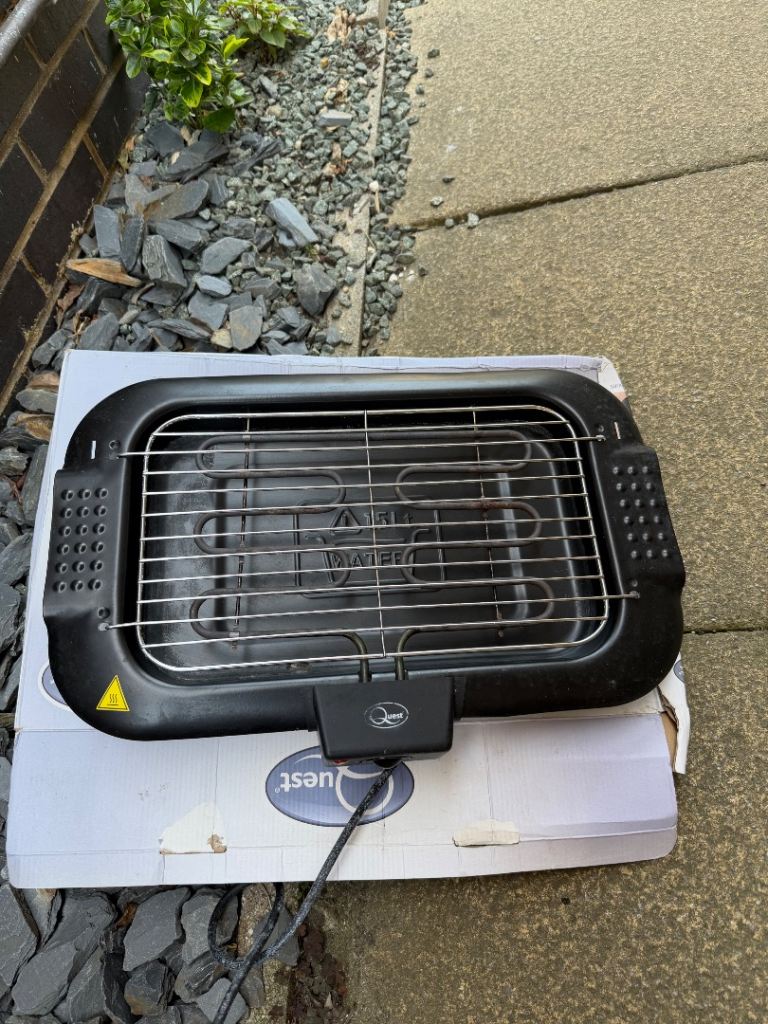 Electric BBQ,IKEA bar chairs,2x Dunelm rugs,car seat 