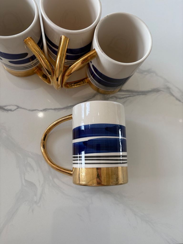 Tea/coffee cups