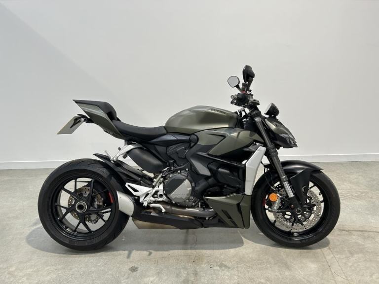 Ducati Streetfighter V2, 2023 Model, 2900 miles, Storm Green Livery