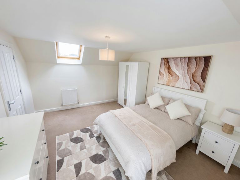 Large Furnished Double Rooms | Bills Included