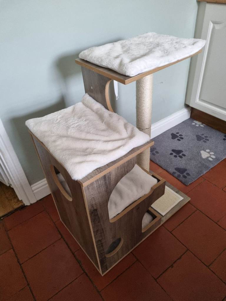 Cat tree solid