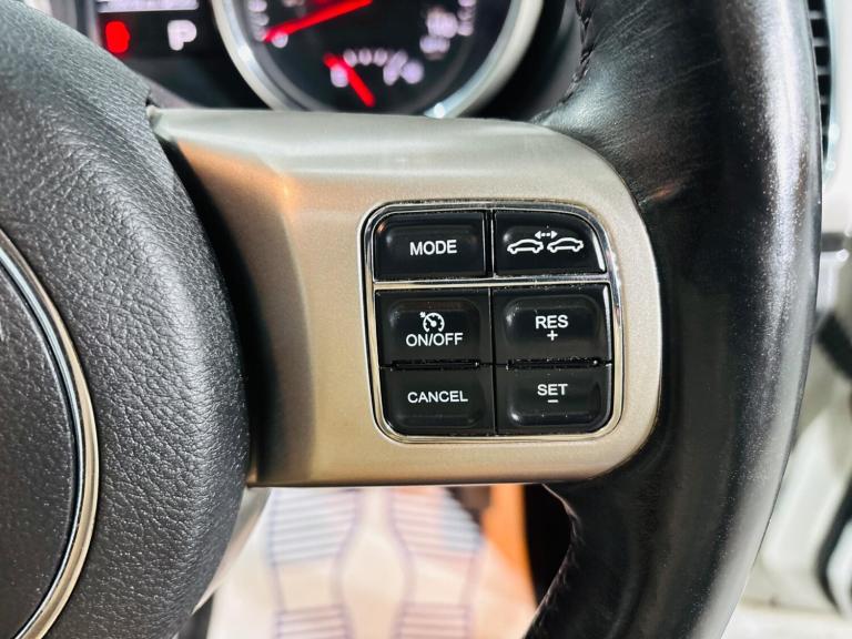 2012 Jeep Grand Cherokee 3.0 V6 CRD Overland Auto 4WD Euro 5 5dr ESTATE Diesel Automatic