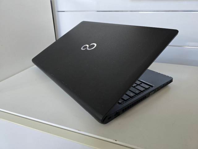 Fujitsu Lifebook A555 15inch laptop Intel i3, 8GB Ram, Win 11 | in