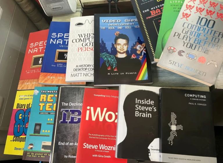 Rather LARGE Joblot or 70's 80s and 90s computing history RETRO collectables