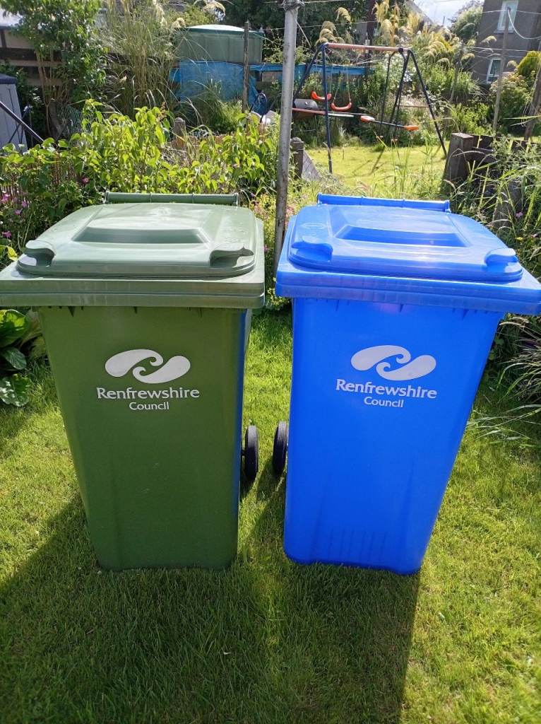 Renfrewshire Council Glass and Metal Recycling Wheelie Bin