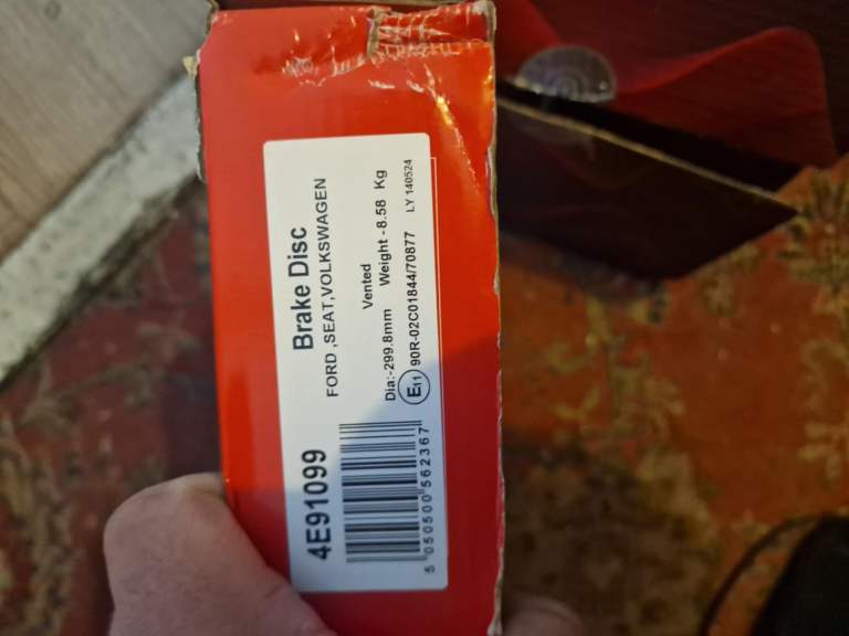 Disc brakes and pads 