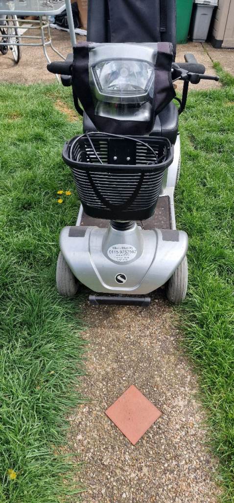 Stirling 400 mobility scooter 