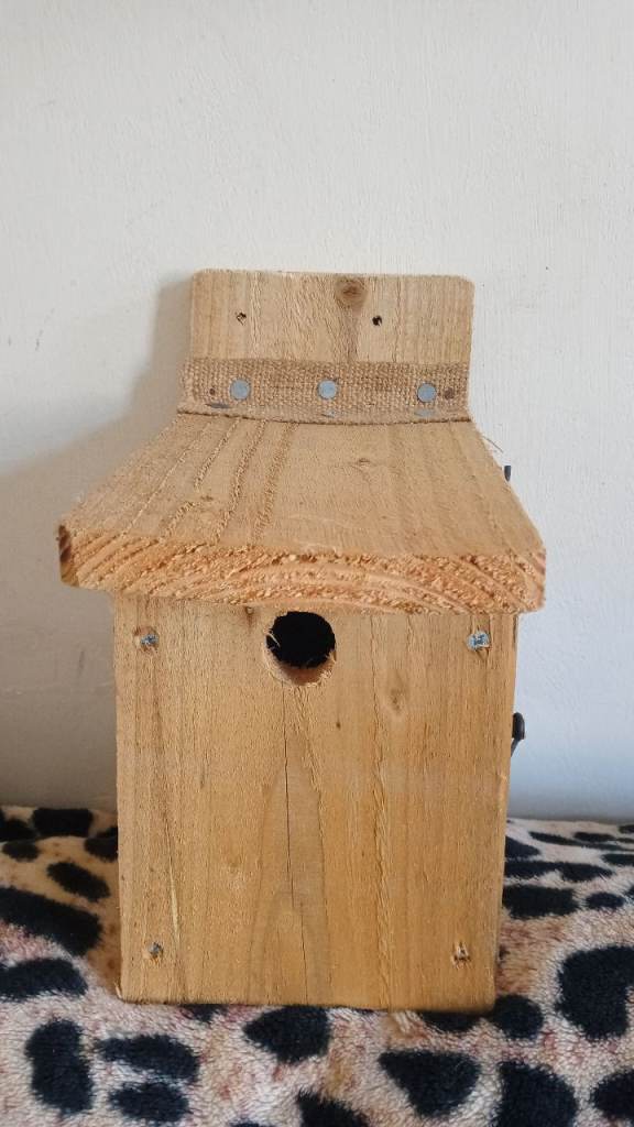 Bird nesting box new £10