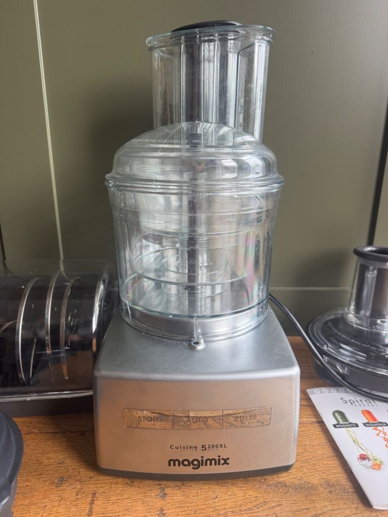 Magimix Cuisine 5200XL Food Processor with Attachments