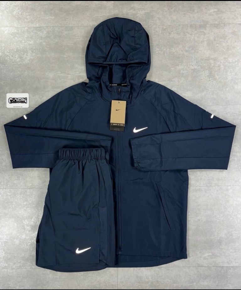 Nike Lightweight Running Jacket & Shorts Set – NEW