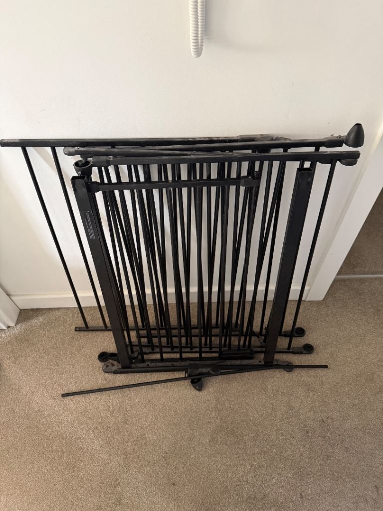 Dog pen/gate