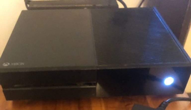 Xbox One Console 1TB storage, excellent condition 
