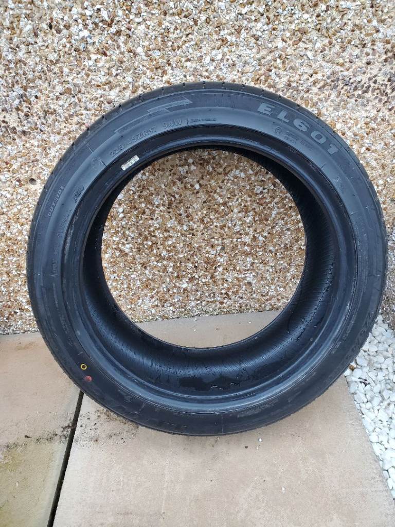 INVOVIC EL601 225 45 R17 94W XL 5.3 tread DOT  4424