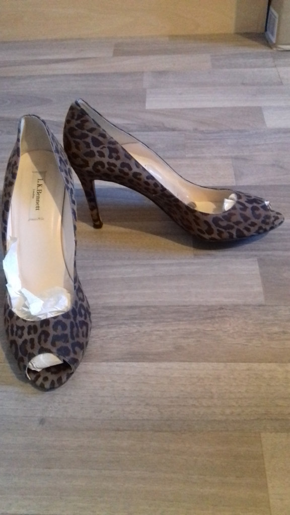 L.k.Bennett court shoe.. £13..size 41