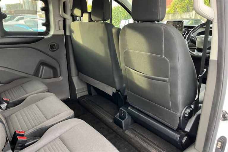 2022 Ford Tourneo Custom L2 320 Titanium 2.0 Diesel Automatic Start/Stop (130ps) Minibus Diesel A...