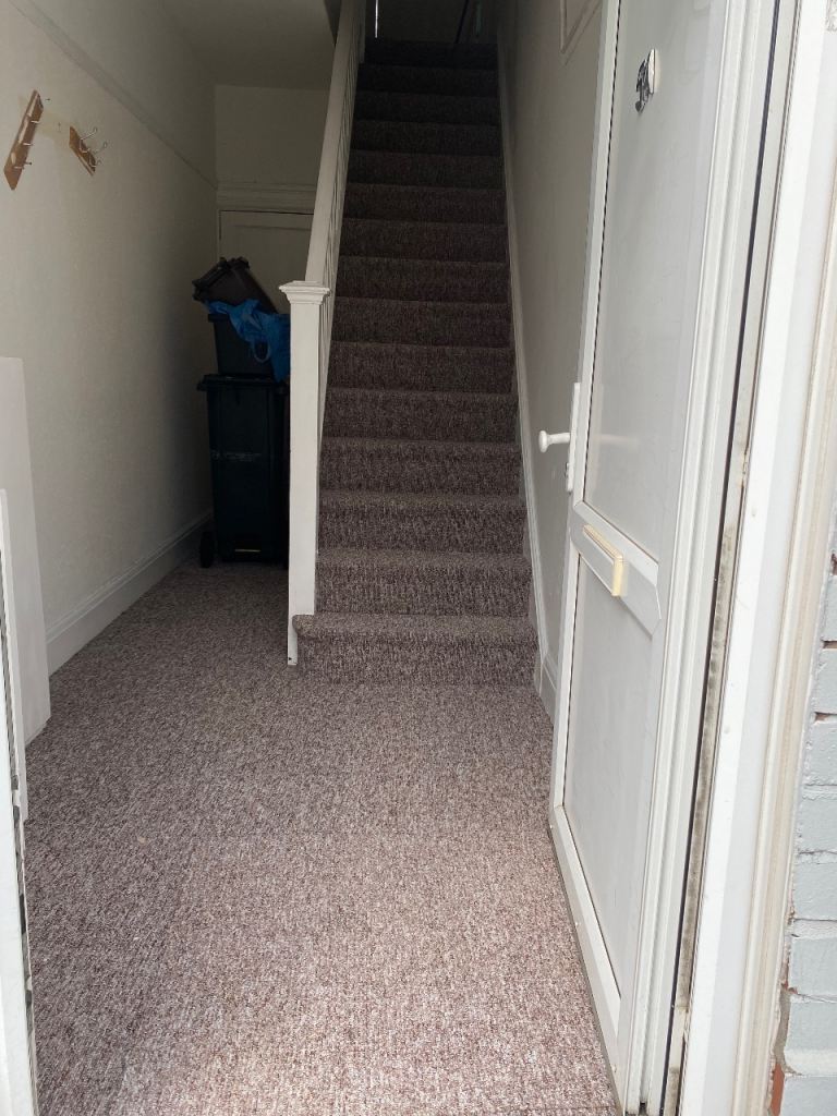 Beautiful, spacious, newly refurbished 3-bedroom apartment.