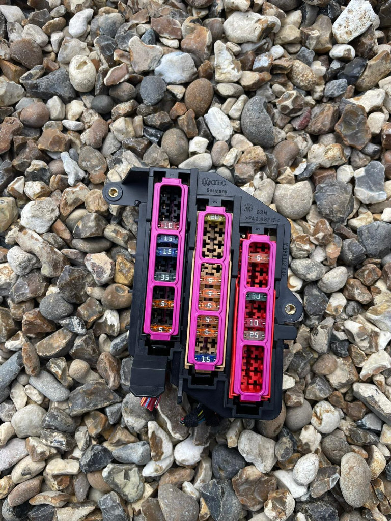 Audi A6 MK3 06-09 Left Dashboard Fuse Box Module 4F2971845A