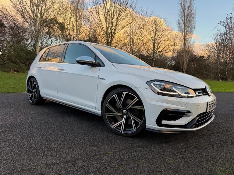 Volkswagen Golf " R " 310 BHP / D.S.G AUTO / 4 MOTION / NEW 19 INCH ALLOYS