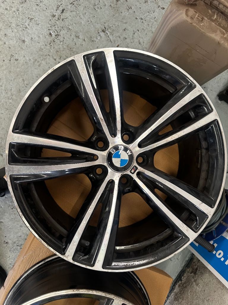 4X 19” BMW original Alloys