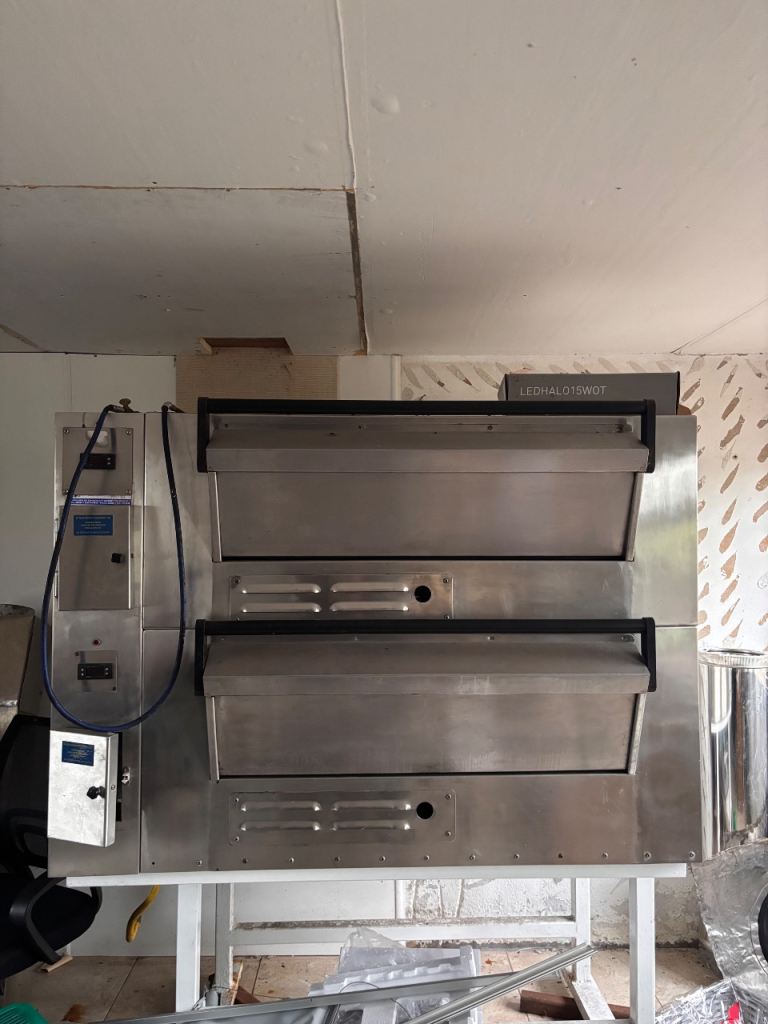 Commercial Oven 