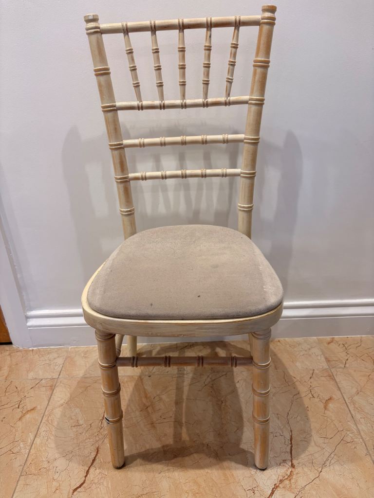 6 x Wooden Dining Chair with Padded Seat – Good Condition