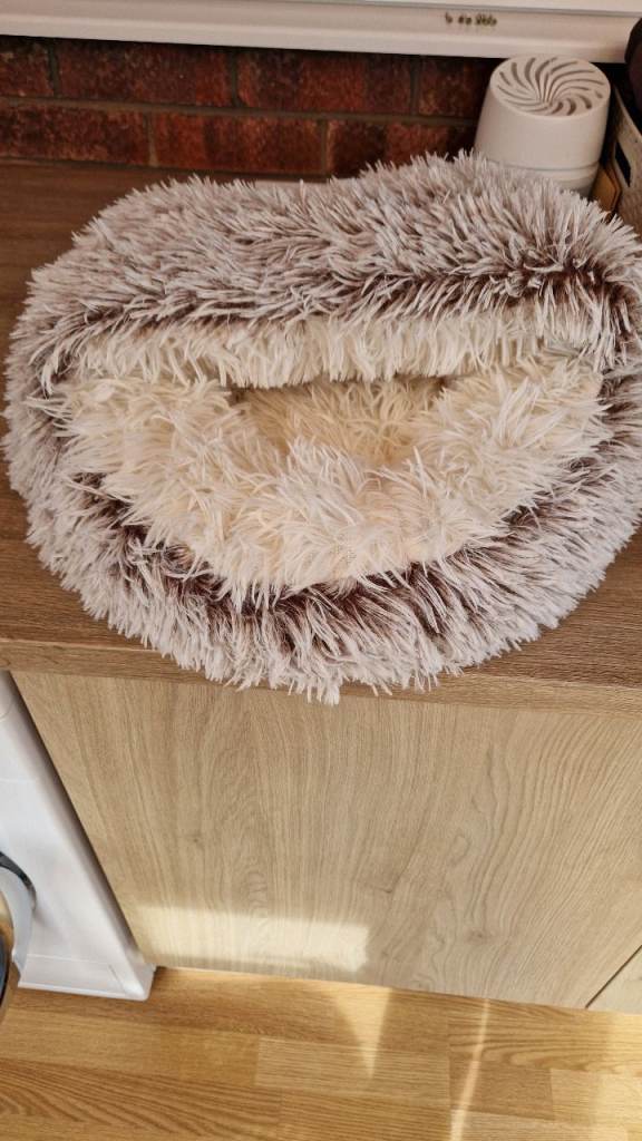 2 snuggle cave beds 