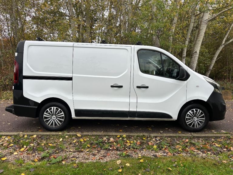 70,000 MILES VAUXHALL VIVARO 1.6 CDTI 2018 FREE ULEZ EX BT 2 SIDE DOORS EXCELLENT CONDITION