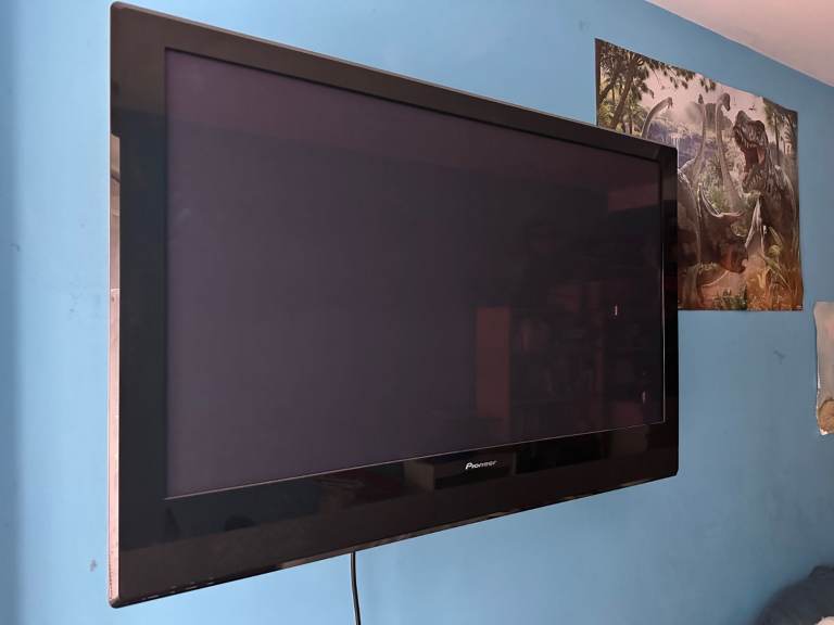 Pioneer 40 inch TV
