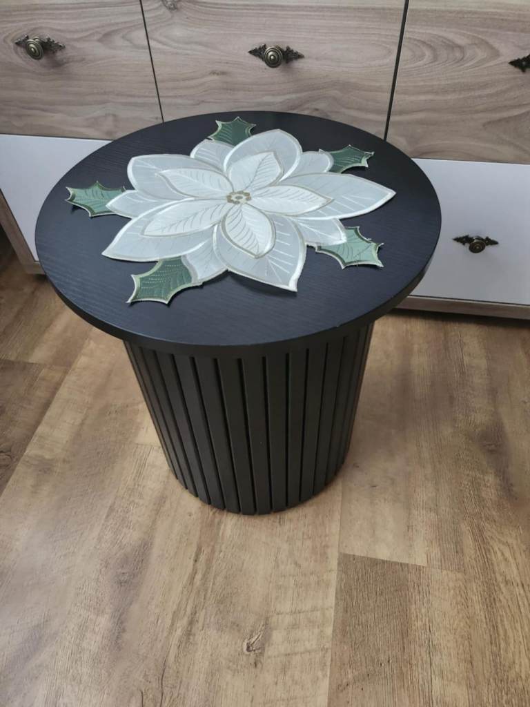 Side table brand new 