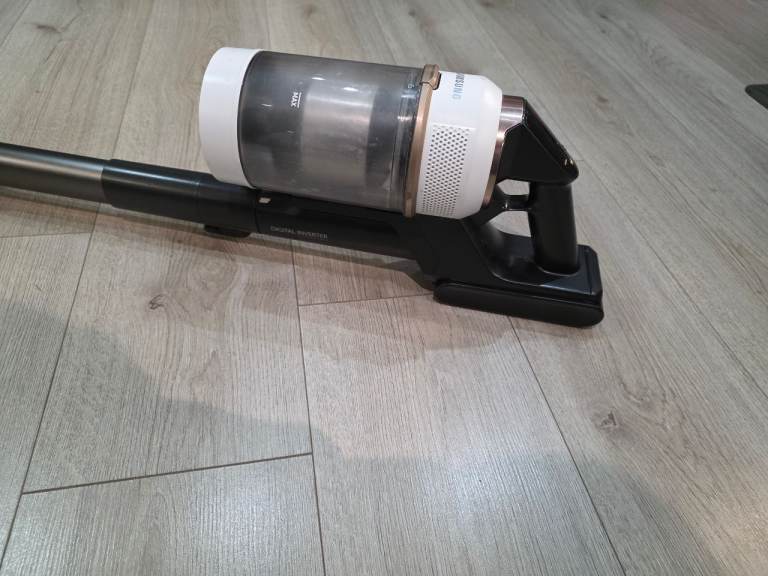 Samsung Jet cordless Vacume Hoover with Bay amd Accessories