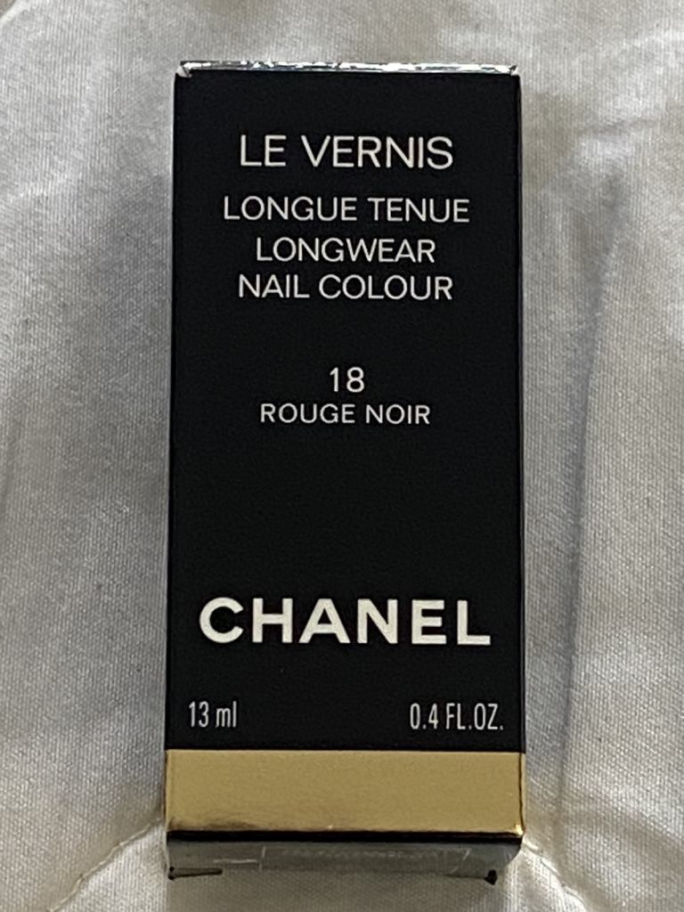 New Chanel 18 Rouge Noir 13ml Ladies Nail Polish in box