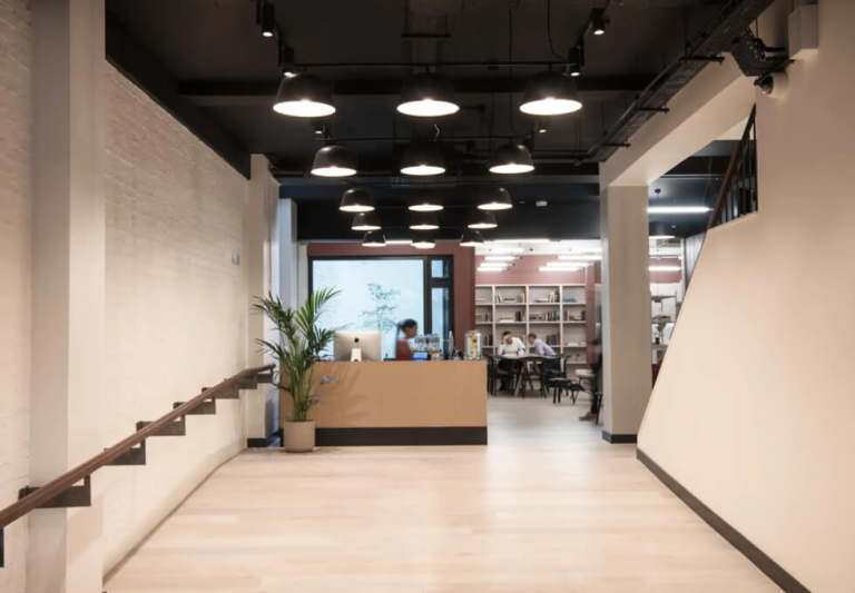 Rent Private Offices From 3 to 95 People in Farringdon with All Inclusive Pricing EC1N