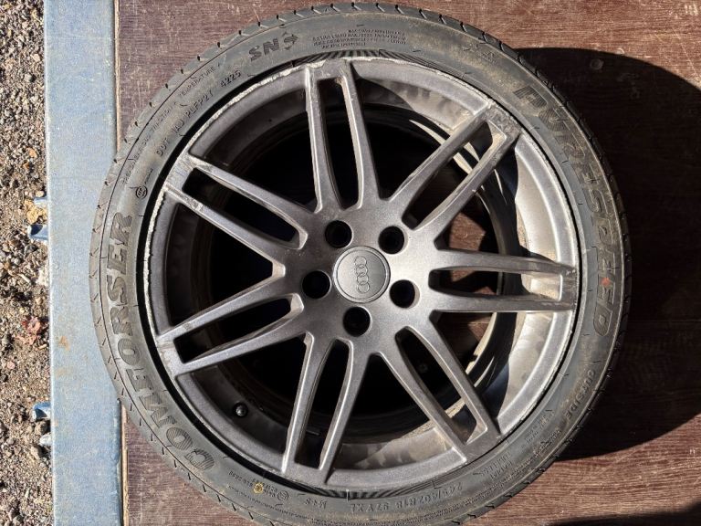 Audi Alloy Wheel & Tyre – Genuine Audi 5-Spoke/Multispoke Alloy