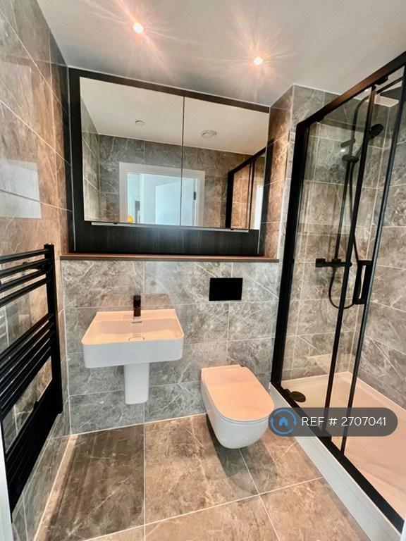 2 bedroom flat in Trinity Way, Salford, M3 (2 bed) (#2707041)