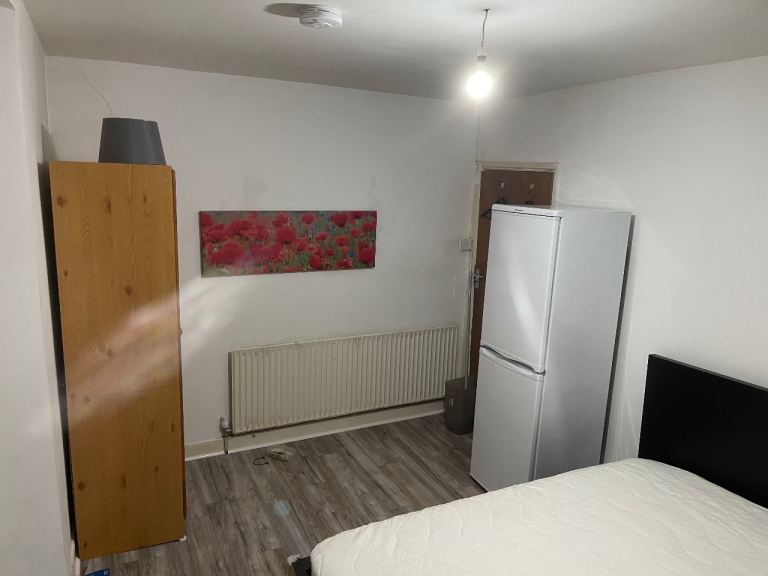 Room for rent in clifton