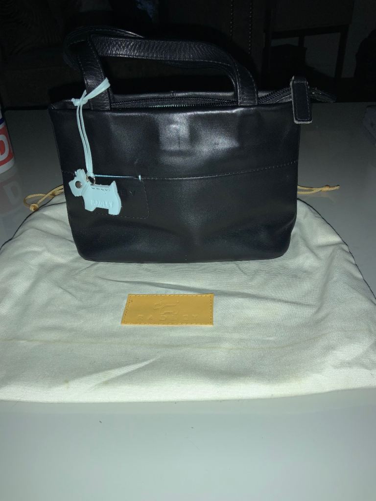 Gorgeous little hand bag