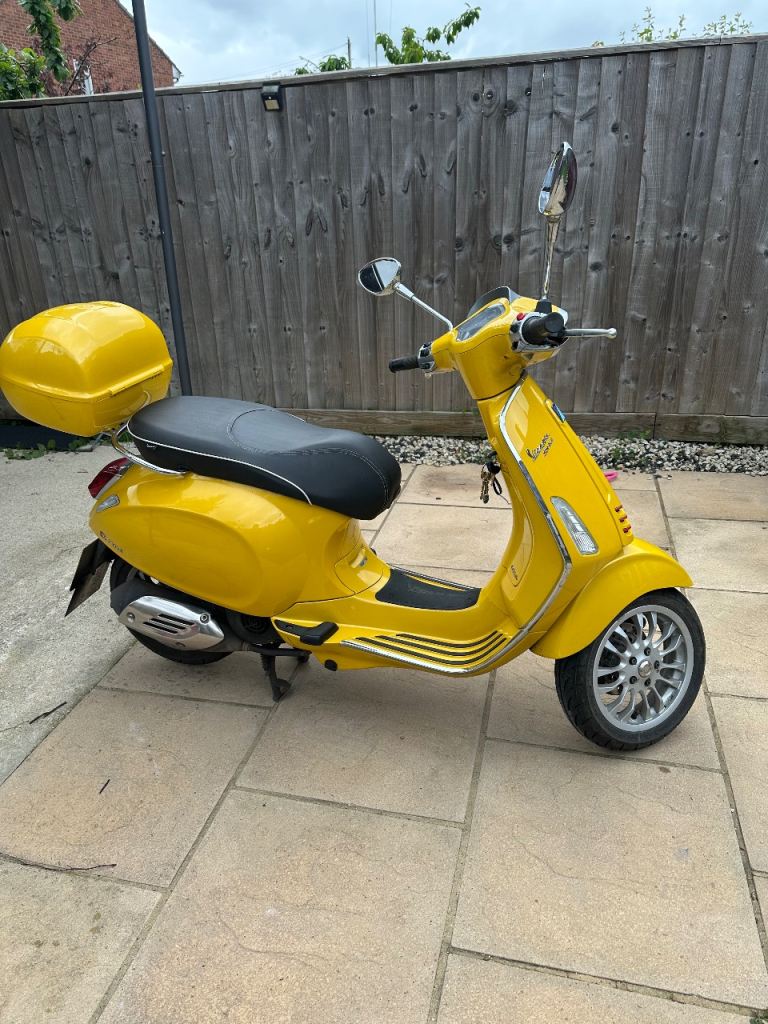 Piaggio, VESPA, 2015, 124 (cc)