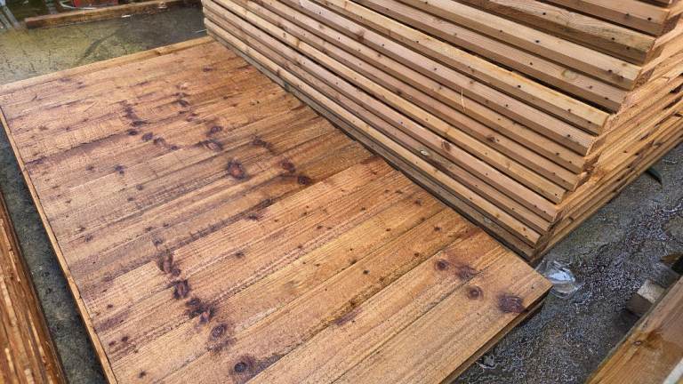 🌟 Heavy Duty Feather Edge Fencing Panels. Pressure Treated Brown. Made With 75 x 32mm Back Batons