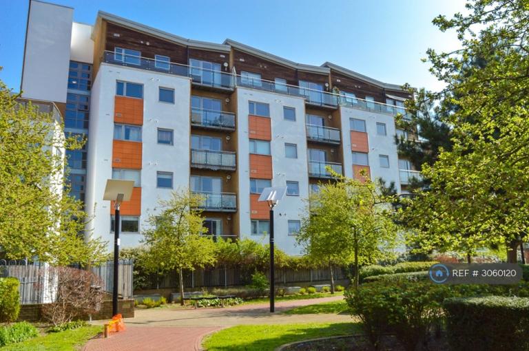 2 bedroom flat in Violet Road, London, E3 (2 bed) (#3060120)