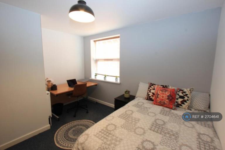 8 bedroom house in Heatherdeane Road, Highfield, SO17 (8 bed) (#2704641)