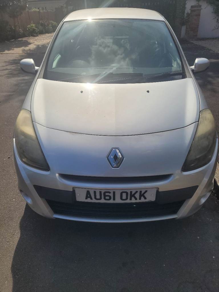 Super Reliable Renault Clio iMusic 2011