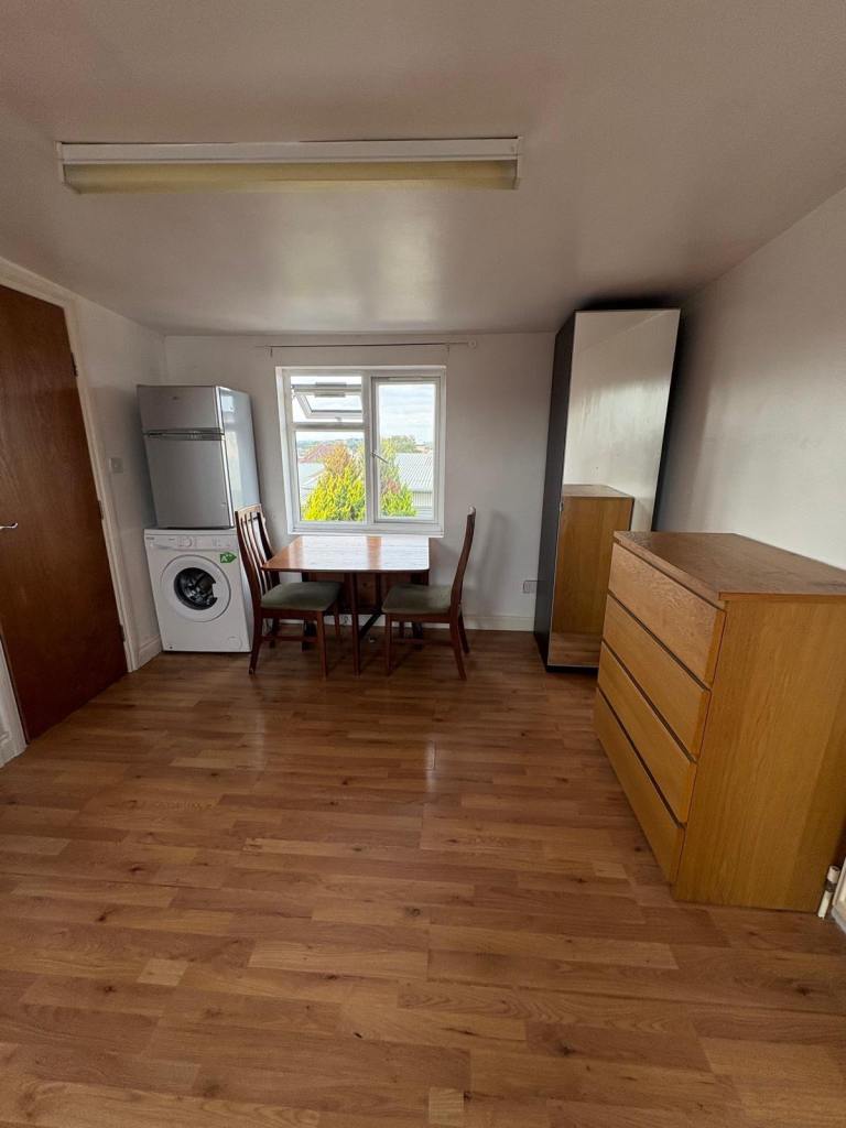 Excellent Studio Flat To Rent