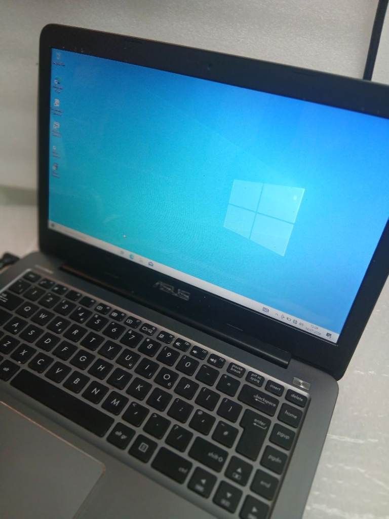 Asus Notebook Laptop E403S