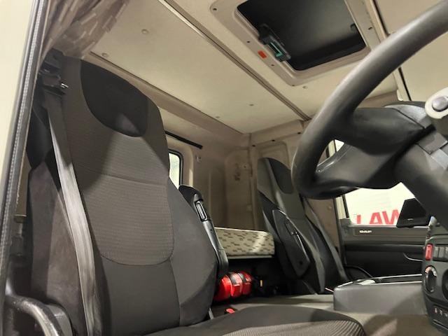 DAF 460 6x2 Sleeper Cab Tractor Unit