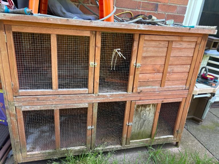 Rabbit hutch 