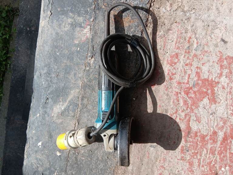 MAKITA INCH ANGLE GRINDER 