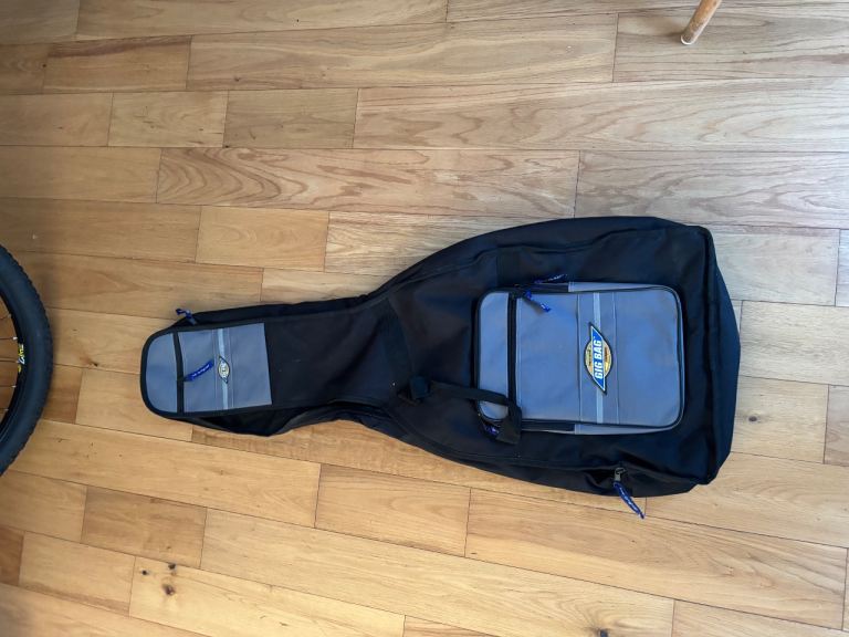 Black Guitar Case / Gig Bag – Good Condition